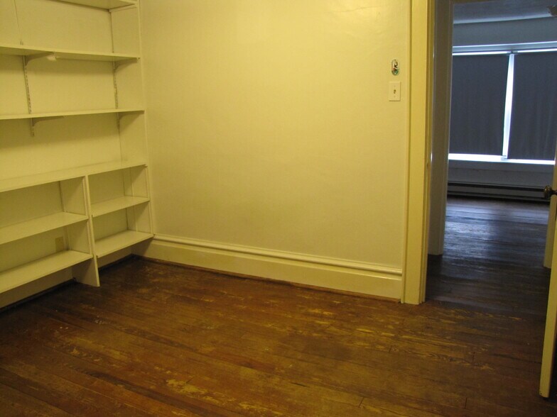 Building Photo - 1670 W College Ave