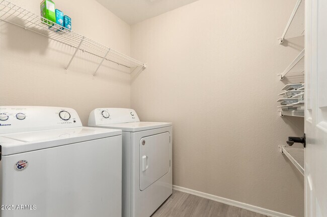 Building Photo - 1891 E Cowboy Cove Trail