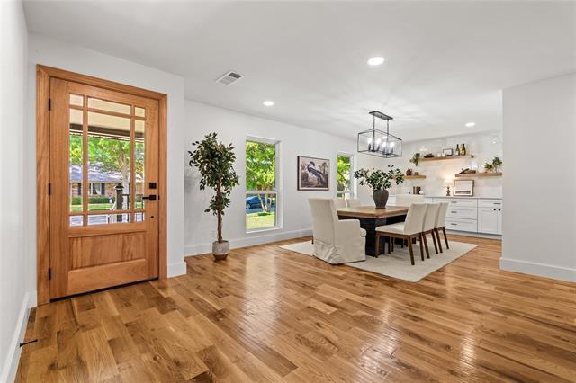 Building Photo - 7741 La Avenida Dr