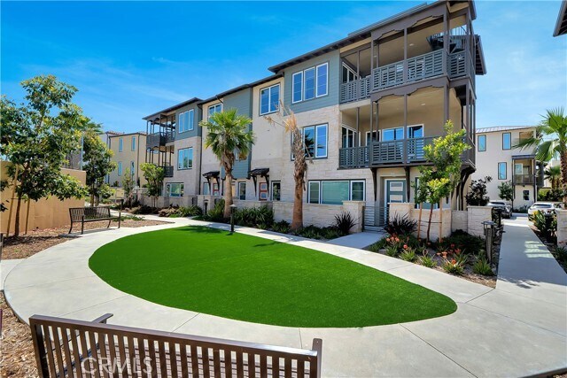Building Photo - 1417 Doheny Way