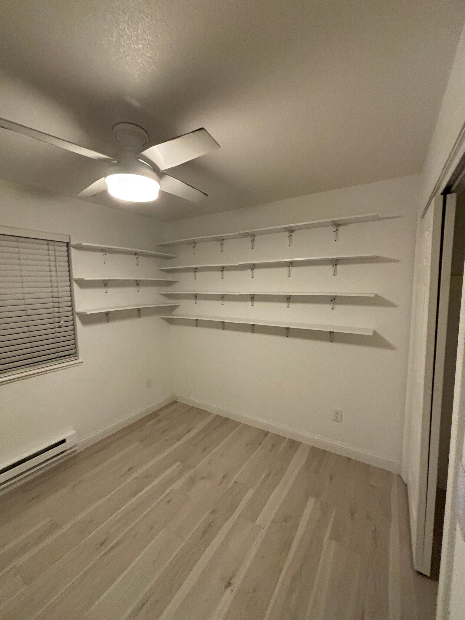 Building Photo - 1209 W Plum St