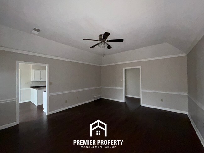 Building Photo - 7082 Farmhouse Dr