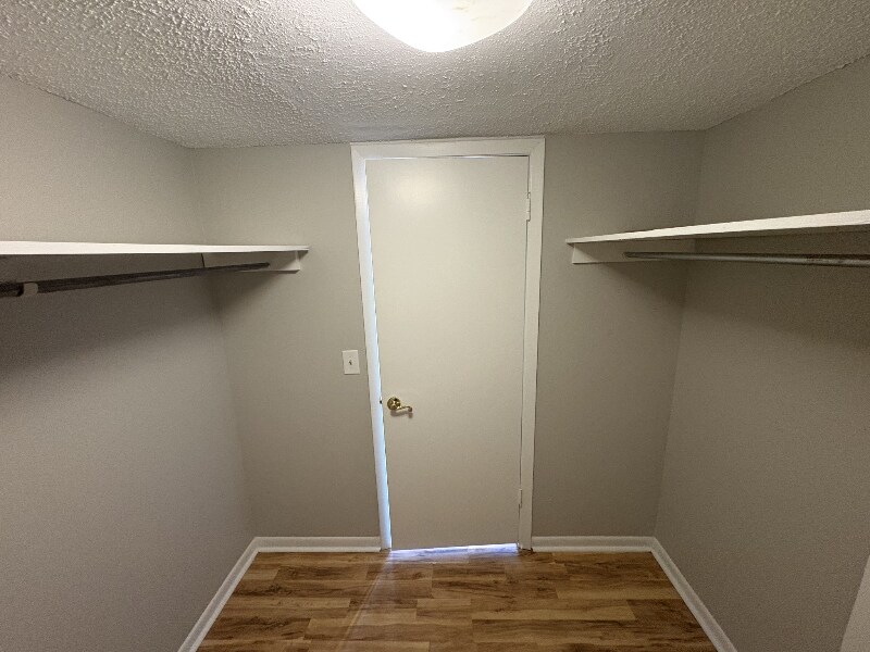 Building Photo - 515 Basswood Ave