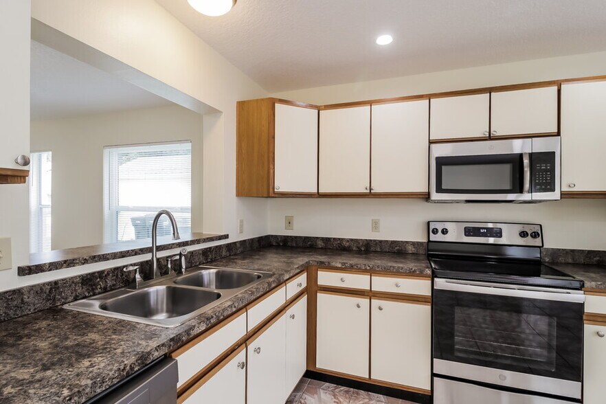 Building Photo - 9474 Chandon Dr