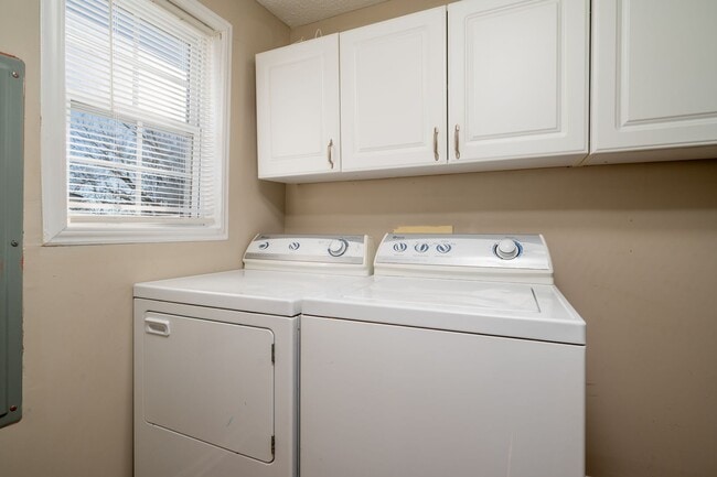 Building Photo - 2 bed/1 bath site built home