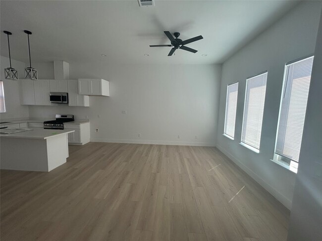 Building Photo - 8203 Sparta St