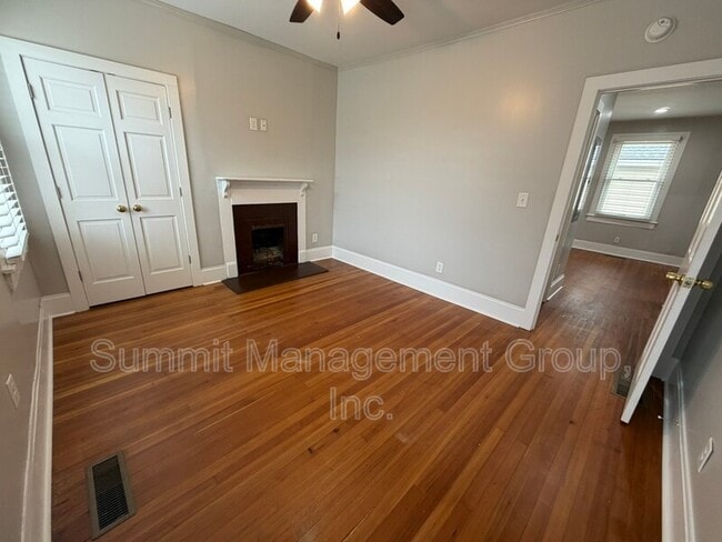 Building Photo - 8 N Broad St