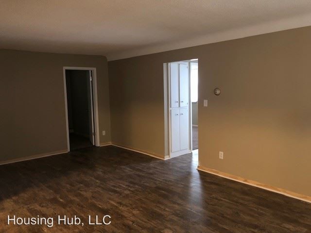 Building Photo - 594 Lawson Ave W