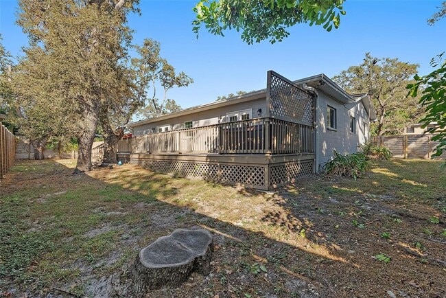 Building Photo - 5080 Oaklawn Ln