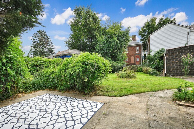 Building Photo - 7700 Francis