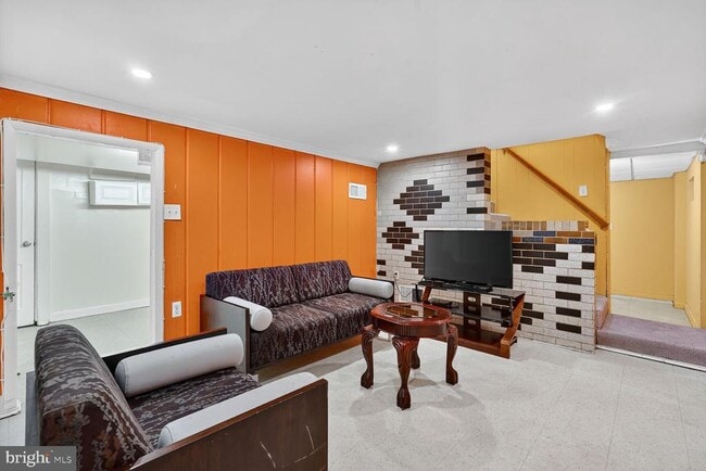 Building Photo - 224 University Blvd E