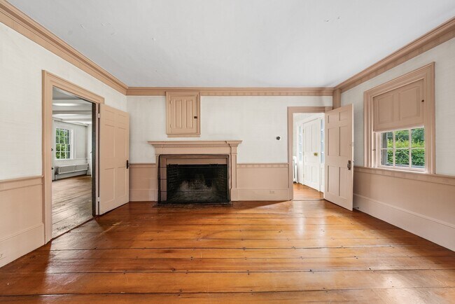 Building Photo - 230 Asbury St