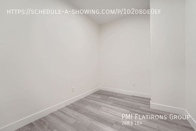 Building Photo - Chic Modern Chaffee Park Condo