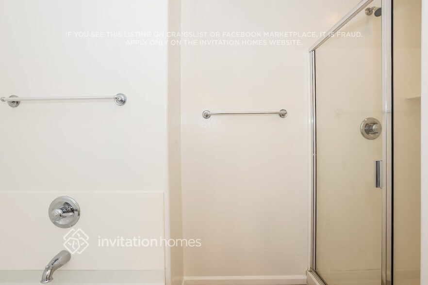 Building Photo - 1391 S Ponderosa Dr