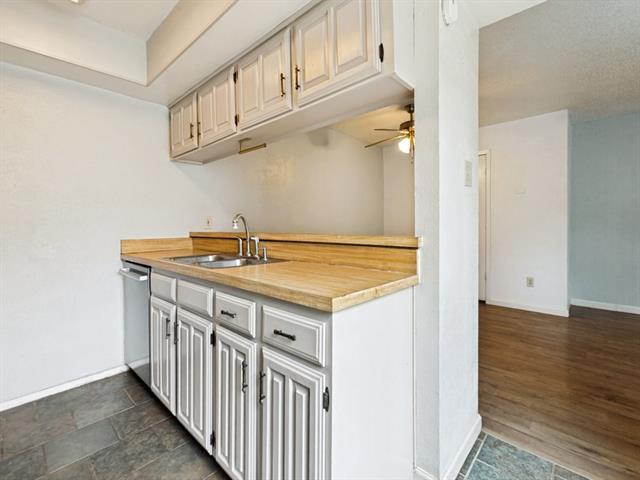 Building Photo - 2929 Pegasus Dr
