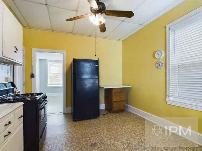 Building Photo - 60 N Sherman St