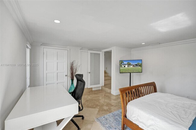 Building Photo - 13724 SW 92nd Ct