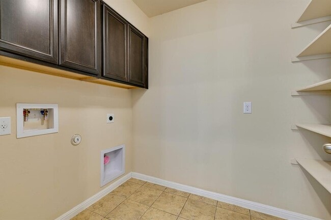 Building Photo - 18421 Tallgrass Prairie Dr