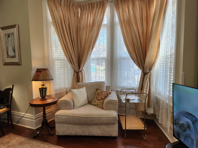 Building Photo - 714 E 17th St