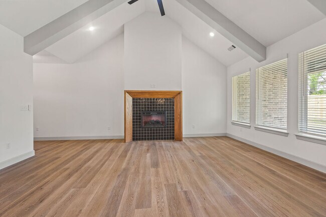 Building Photo - 1509 Padova Ave