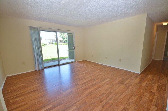 Building Photo - Windsor Park #514