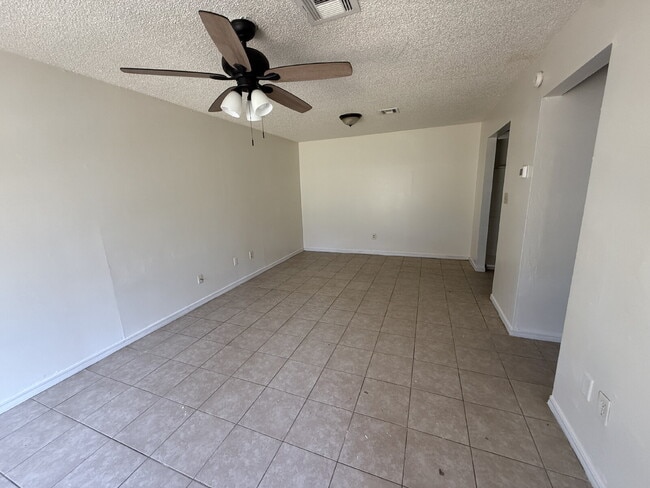 Building Photo - 1-Bedroom All Bills Paid