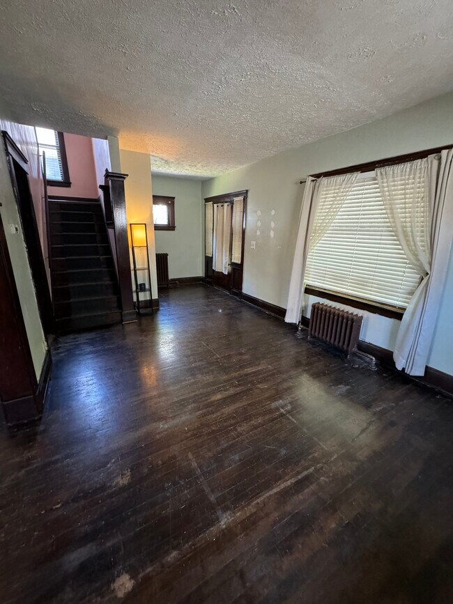 Building Photo - 3334 W 99th St