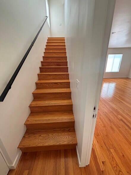 Building Photo - 414 Firmin St