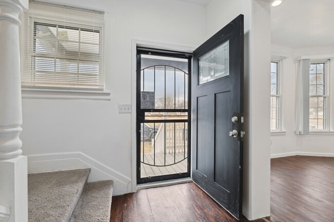 Building Photo - 1478 Helen St