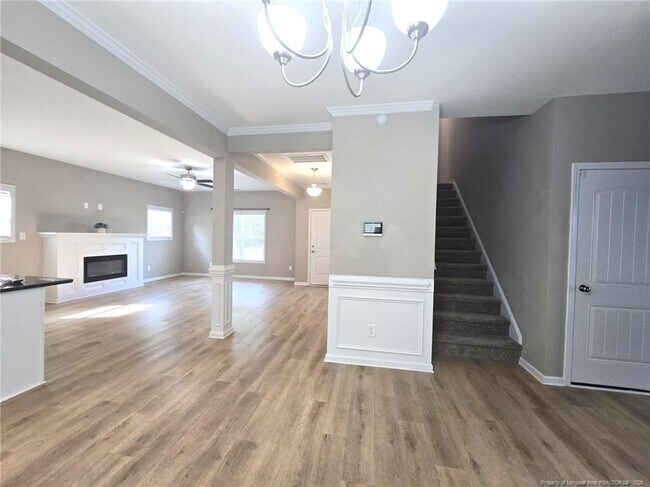 Building Photo - 7018 Summerlin Dr