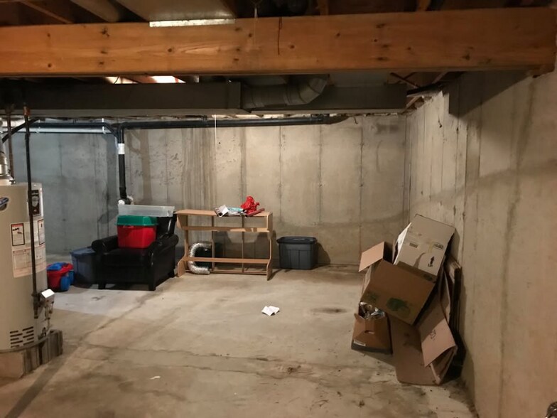 Building Photo - 5526-5526 N Cook St