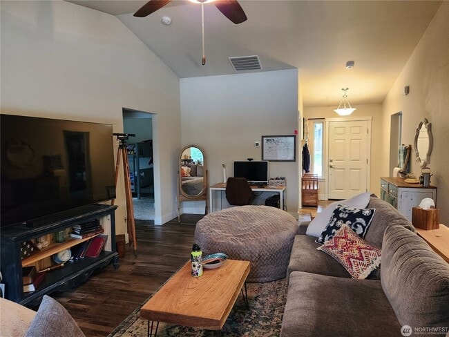 Building Photo - Newer Construction Home