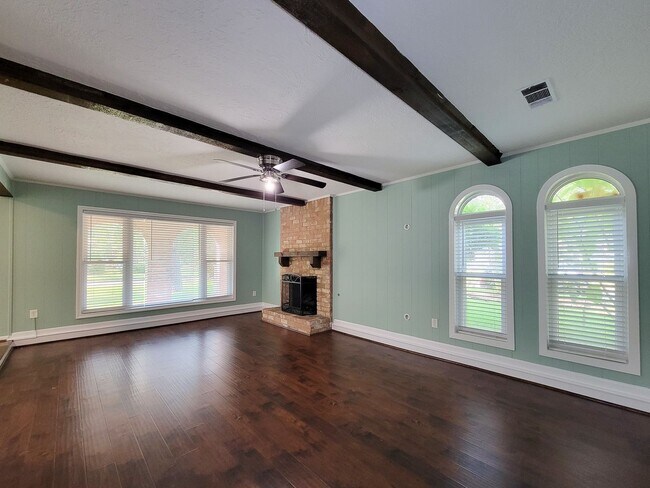 Building Photo - Home has been remodeled/updated. New hand-...