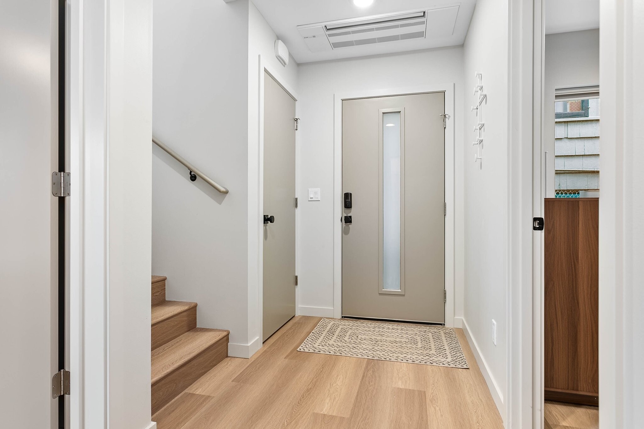 Building Photo - 2517 Vallette St