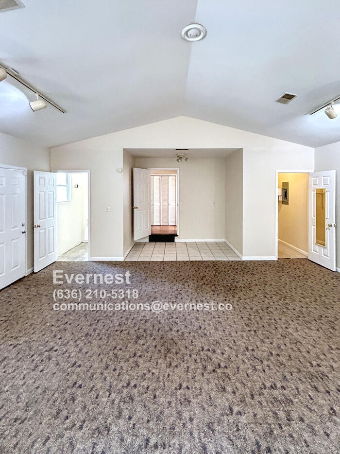 Building Photo - 135 Grether Ave