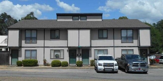 Primary Photo - Brentwood 3