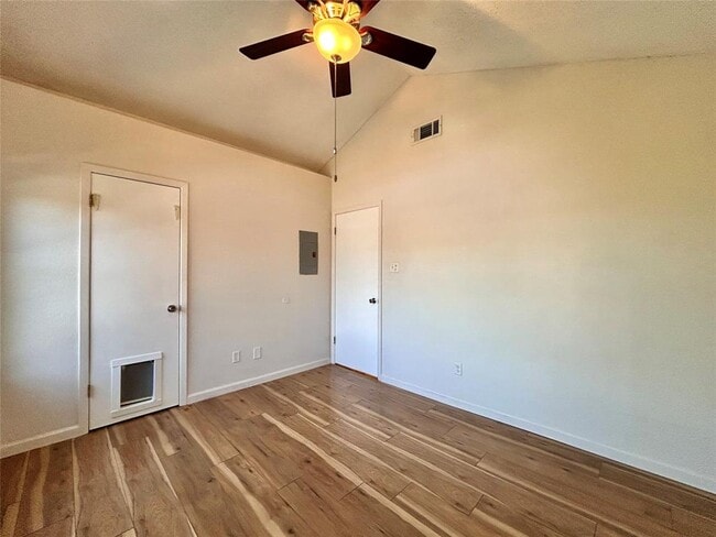 Building Photo - 1411 Gracy Farms Ln