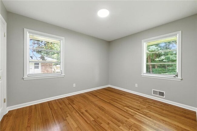 Building Photo - 1195 Starline Dr