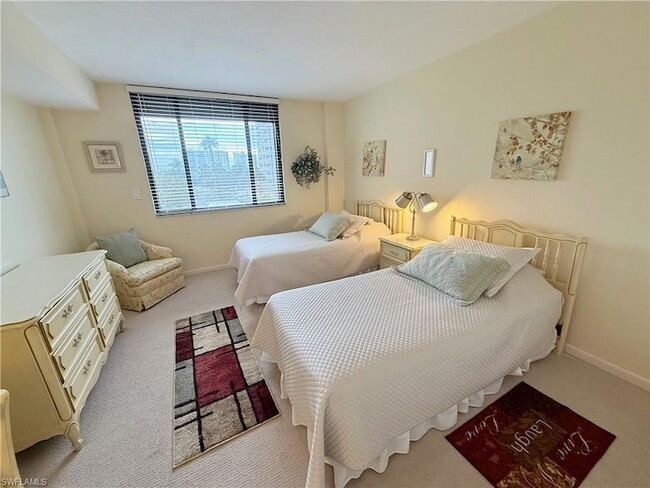 Building Photo - 15 Bluebill Ave