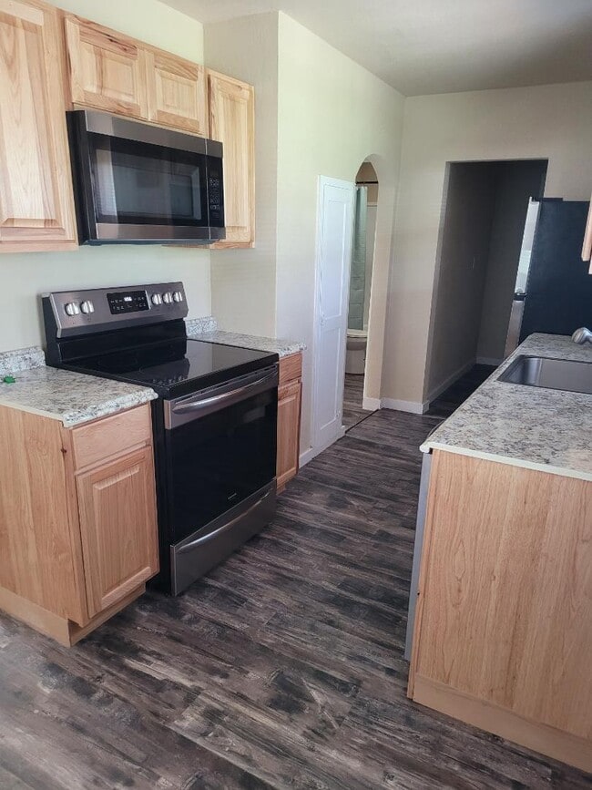 Building Photo - 318 N Laguna St