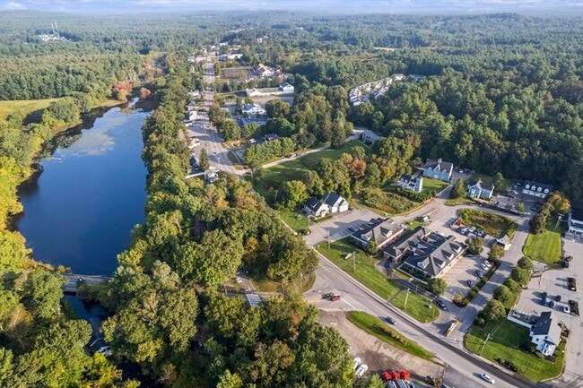 Building Photo - 97 Great Rd