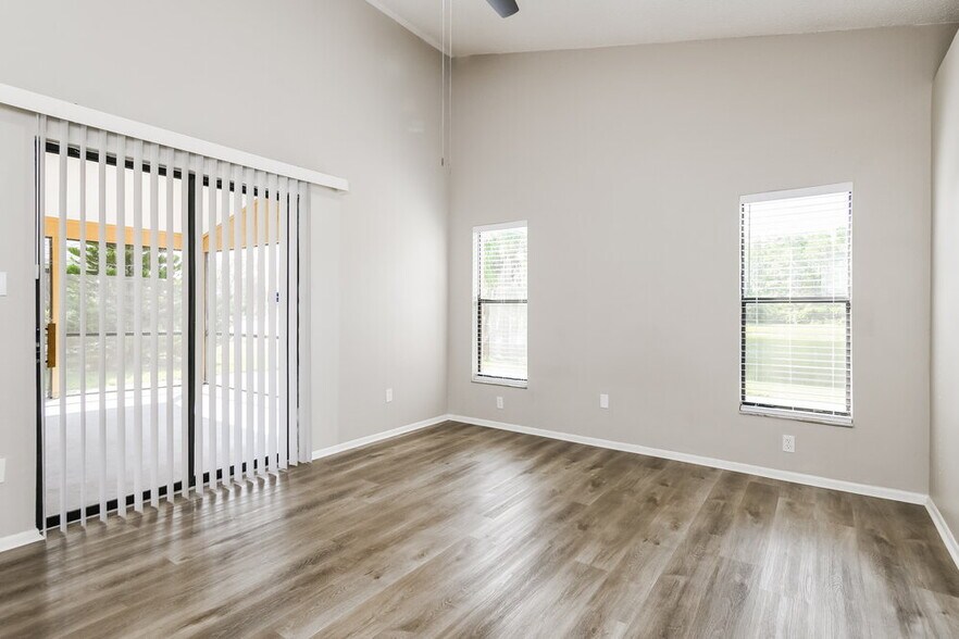 Building Photo - 5514 Deepdale Dr