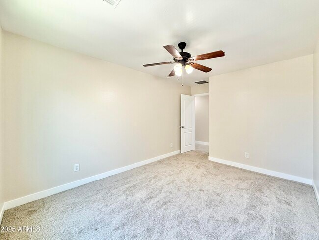 Building Photo - 10631 E Sunflower Ln