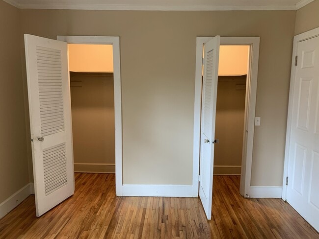 Building Photo - 5421 Pine St