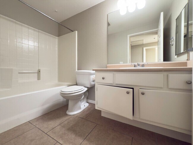 Building Photo - Condo in South Temecula