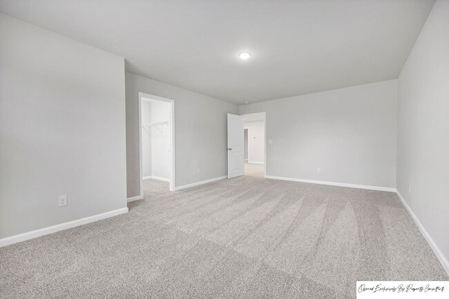 Building Photo - STUNNING TOWNHOME IN BLYTHEWOOD