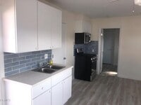 Building Photo - 2687 Hartnell St