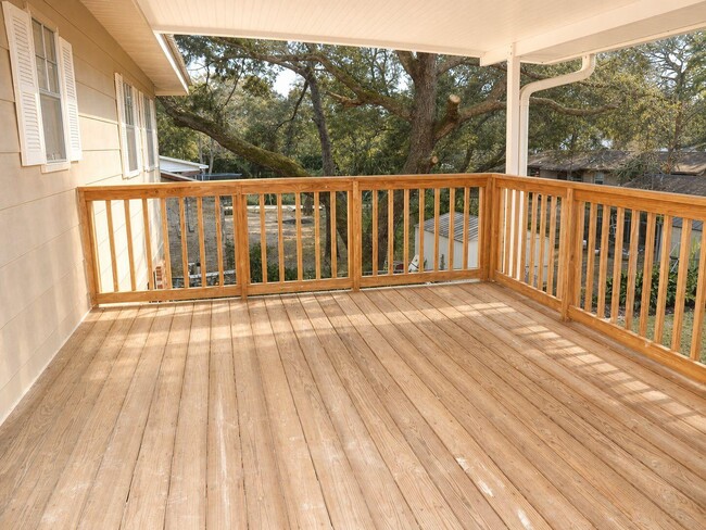 Building Photo - 212 Priscilla Dr