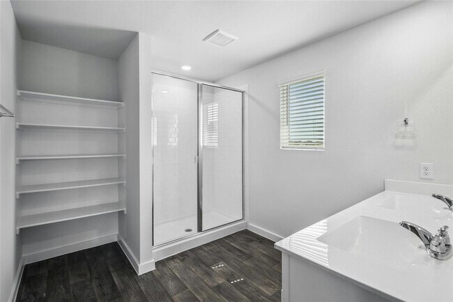 Building Photo - 605 Jane Long Dr