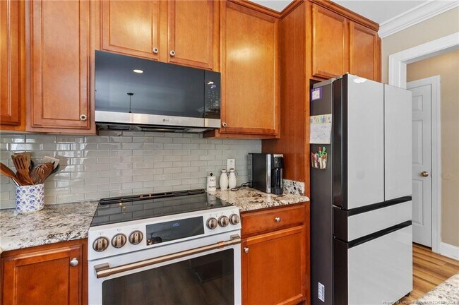 Building Photo - 5802 Rainsford Dr
